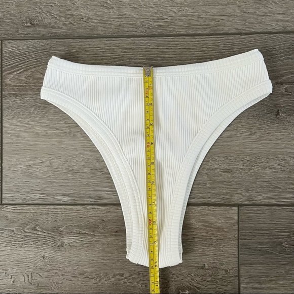 Tropic of C white cheeky ribbed bikini bottom size small - Picture 5 of 8
